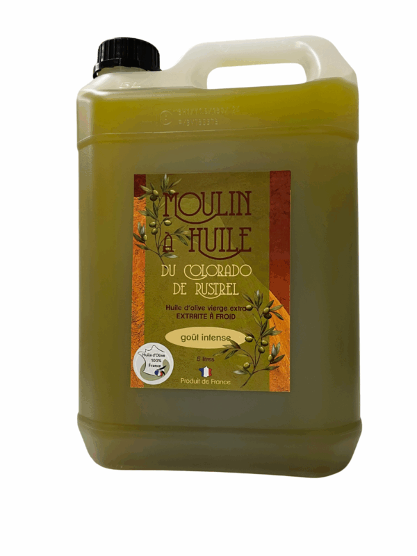 Bidon de 5 litres d’huile d’olive vierge extra en plastique – idéal pour la cuisine familiale et les professionnels de la restauration. Huile d’olive de qualité supérieure, pressée à froid, riche en arômes méditerranéens.