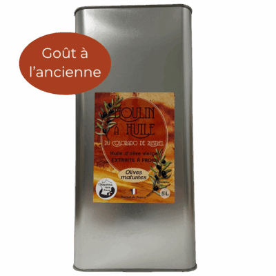 Bidon de 5 litres d'huile d'olive vierge extra du Moulin du Colorado à Rustrel, sur fond neutre.