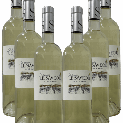 Pack de six bouteilles de vin blanc Le Saveou ocre blanche sur fond blanc