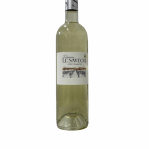 Bouteille de vin blanc Le Saveou ocre blanche sur fond neutre